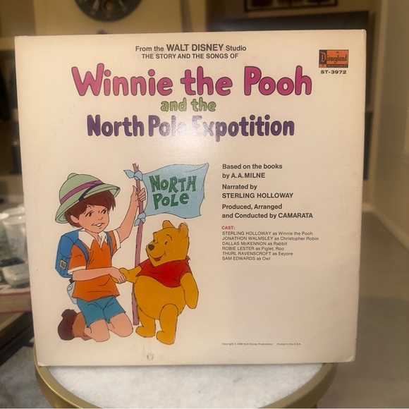Vintage 1968 Disney LP – Winnie the Pooh & the North Pole Expotition Book & LP - Picture 3 of 9